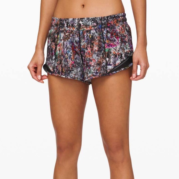LULULEMON Hotty Hot Short II 2.5” in Vitalize Multi - Picture 1 of 7